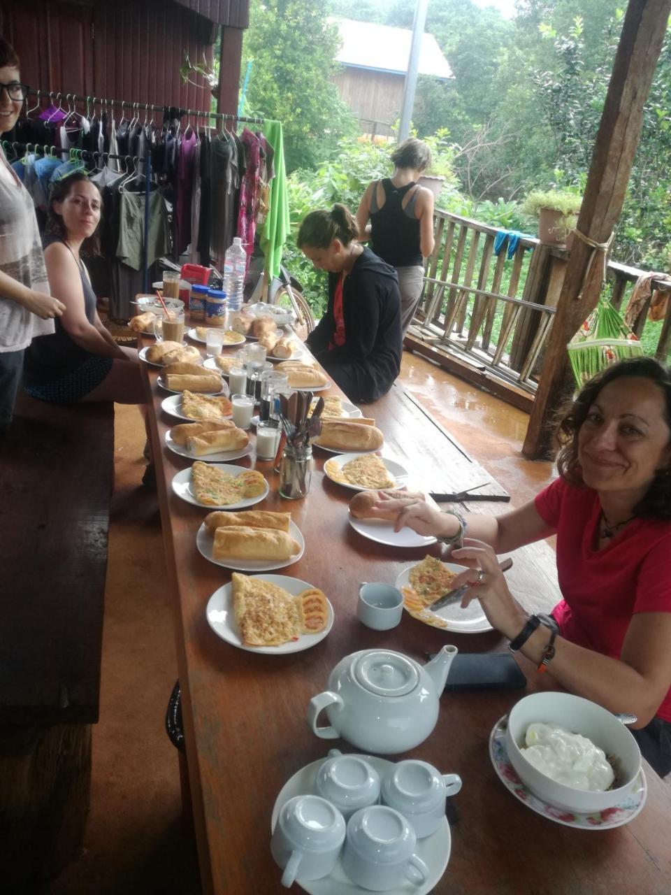 Bee Bee'S Chalets Home Stay And Trekking Banlung Exteriér fotografie